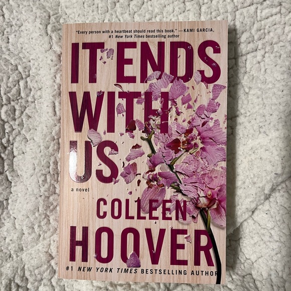 Paperback books that are in PERFECTTT condition! Literally untouched lol. - Picture 3 of 3